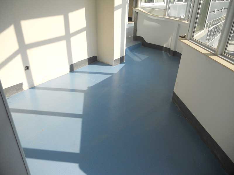 防滑防摔的特性是運(yùn)動地膠的根本