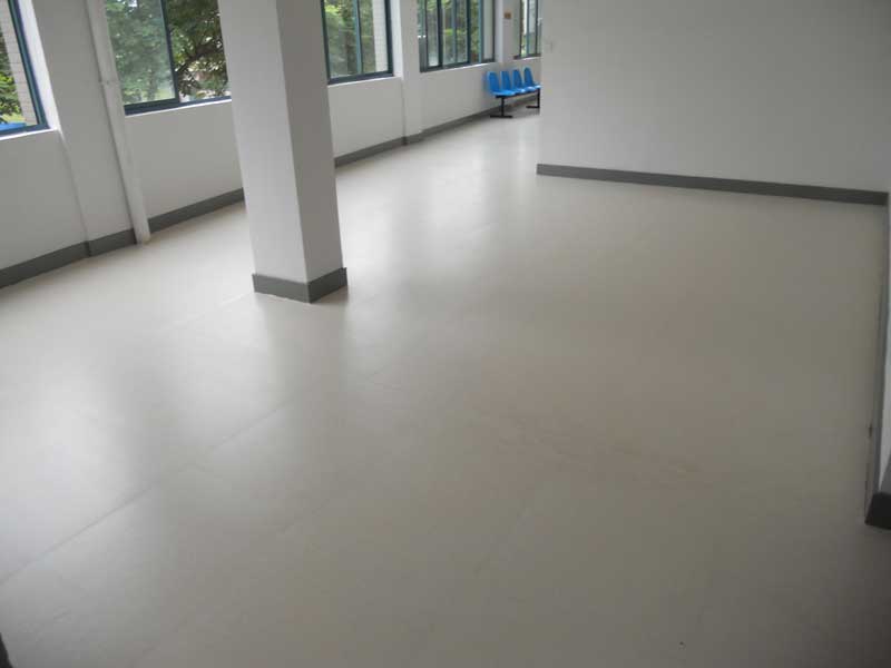 塑膠地板成為當(dāng)今的主流產(chǎn)品，火爆各個行業(yè)